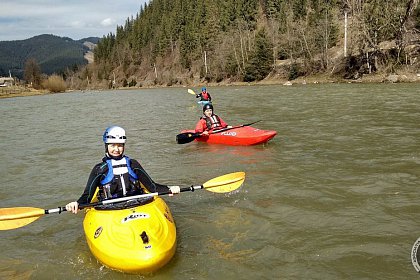 Cursuri gratuite de alpinism clasic și hibernal, rafting, speologie și supraviețuire