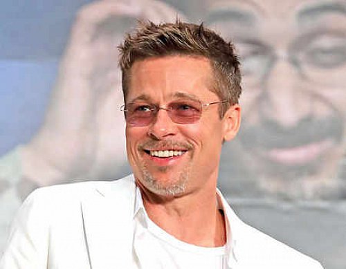 Brad Pitt are o nouă iubită care seamănă izbitor cu Angelina jolie
