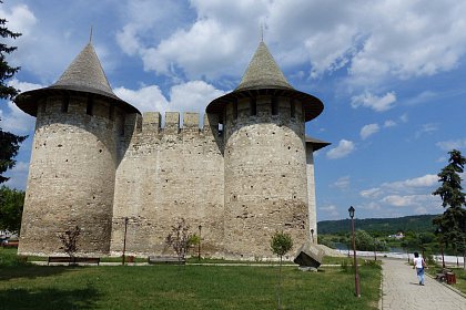 Cetățile medievale Suceava și Soroca, înfrățite administrativ - Cetatea Soroca, ridicată în piatră de renumitul domnitor moldovean Ștefan cel Mare în 1489