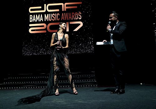 Suceveanca Otilia „Bilionera” recompensată cu premiul "Best Balkan female artist" - Foto