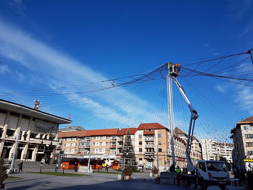 Cupolă de lumini cu 60.000 de led-uri în centrul Sucevei