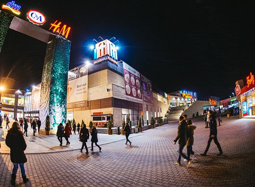 Black Weekend cu reduceri de până la 70%, la Iulius Mall Suceava