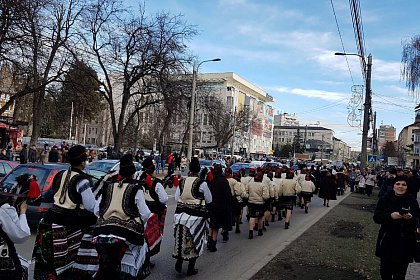 Parada măștilor și Festivalul internațional „Obiceiuri de iarnă”, miercuri, în Suceava