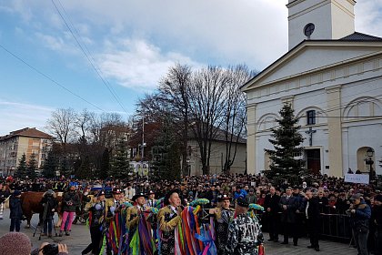 Parada măștilor și Festivalul internațional „Obiceiuri de iarnă”, miercuri, în Suceava