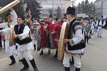 Parada măștilor și Festivalul internațional „Obiceiuri de iarnă”, miercuri, în Suceava