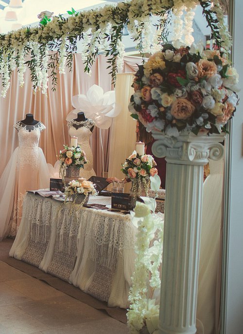 Rochii de prințesă, bijuterii strălucitoare și servicii pentru o nuntă de vis, în week-end, la Iulius Mall Suceava
