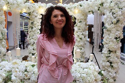 Recital Laura Olteanu, marele premiu al Târgului de Nunți de la Shopping City Suceava