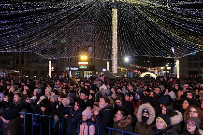 Concertul Carla’s Dreams din centrul Sucevei a fost urmărit de peste 10.000 de suceveni