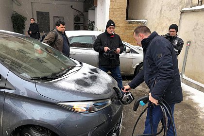 Mașinile electrice pot fi alimentate gratuit, timp de 5 ani, în Suceava