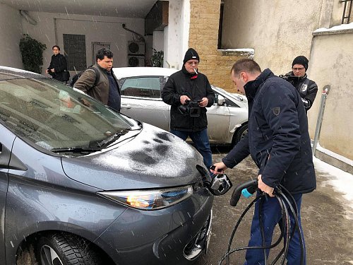 Mașinile electrice pot fi alimentate gratuit, timp de 5 ani, în Suceava