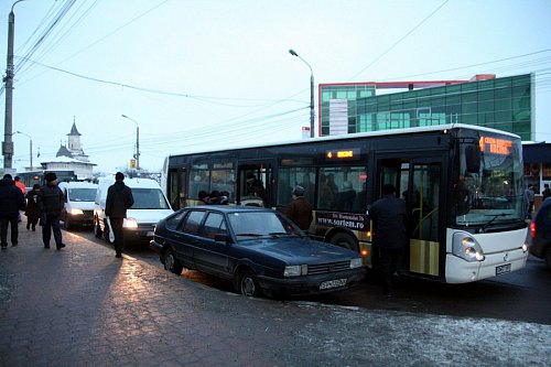 Pensionarii suceveni primesc din nou reducere de 50% la transportul în comun, din aprilie