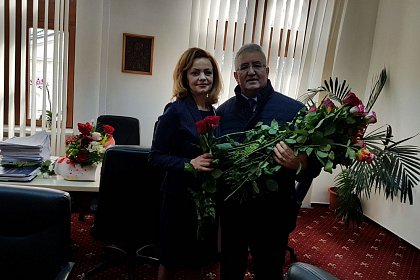 Mii de flori împărțite de primarul Sucevei, de 8 Martie