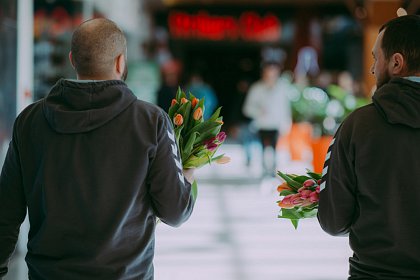 Peste 3.000 de flori și premii de răsfăț, darurile Iulius Mall Suceava oferite femeilor