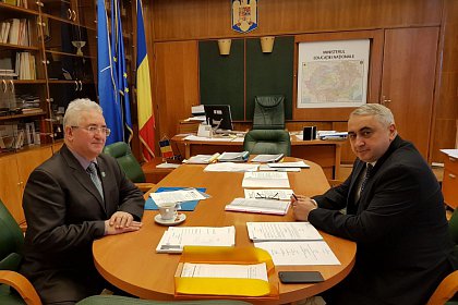 Construirea a două noi grădinițe și finalizarea altor investiții, discutată între Ion Lungu și Valentin Popa - Primarul Sucevei, Ion Lungu, la discuții cu ministrul Educației, Valentin Popa