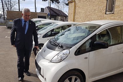 Primele mașini electrice Peugeot ION au ajuns la Primăria Suceava