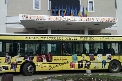 Teatru mobil în autobuz, vineri, în municipiul Suceava
