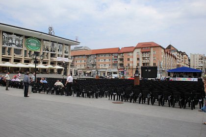 Concert Smiley în centrul Sucevei, după Marșul absolvenților