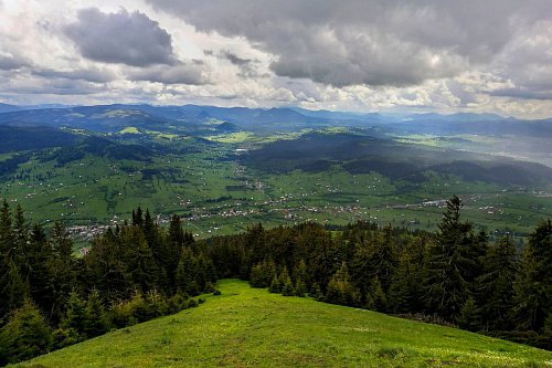 Bucovina vazuta de pe Vf Ousoru - foto Madalina Mihaela Martinas