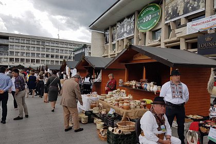 „Târgul de Sânziene”, iarmarocul din centrul Sucevei - Foto