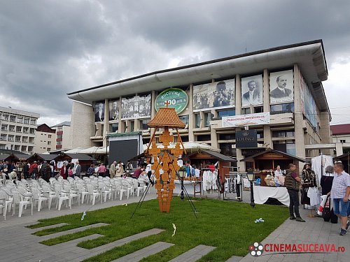 „Târgul de Sânziene”, iarmarocul din centrul Sucevei - Foto