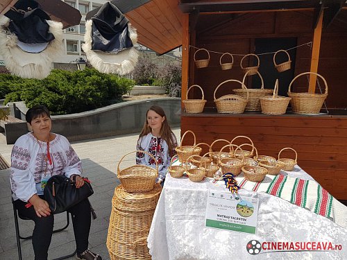 „Târgul de Sânziene”, iarmarocul din centrul Sucevei - Foto