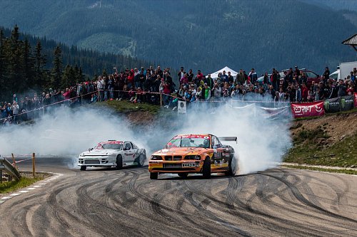 Cea mai dură etapă a Campionatului Naţional de Drift, sâmbătă și duminică, pe Rarău