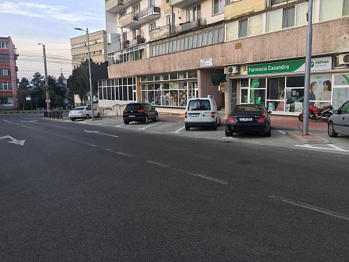Noi locuri de parcare, amenajate în zona Primăriei Suceava