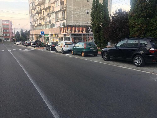 Noi locuri de parcare, amenajate în zona Primăriei Suceava