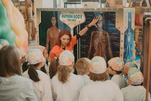 Experiență inedită la  expoziția interactivă și educativă despre corpul uman, la Iulius Mall Suceava