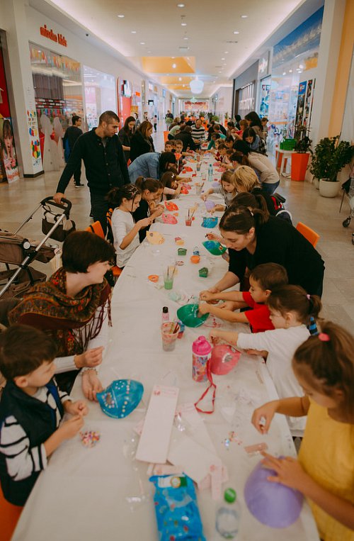 Târg de obiecte handmade și ateliere de creație pentru copii, în week-end, la Iulius Mall Suceava