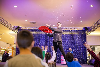 Zeci de mii de suceveni au sărbătorit, în week-end, 10 ani de Iulius Mall Suceava. Vezi cum a fost atmosfera!