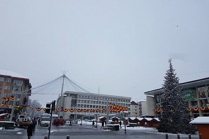 Suceava, împodobită cu steaguri tricolore, pentru Ziua Bucovinei și cea a României