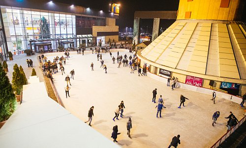 S-a deschis și Patinoarul Ice Dream de la Iulius Mall